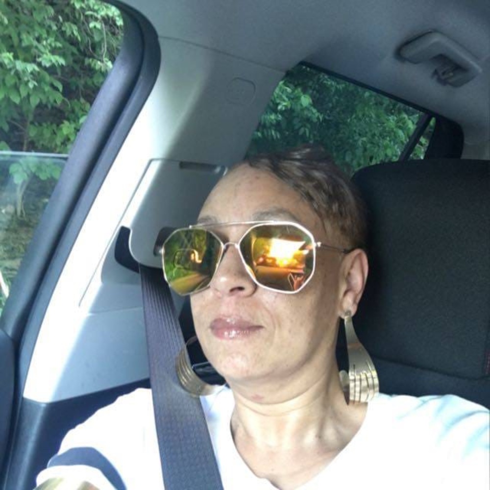 Meet your Posher, Pamela